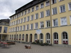 Hof des Institus